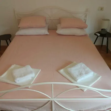 Marana Guest house *