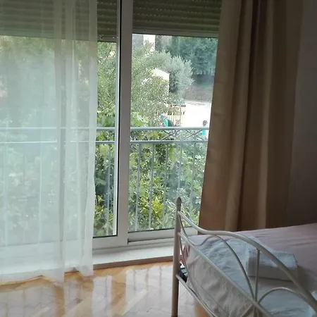 Marana Guest house *