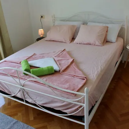 Marana Guest house