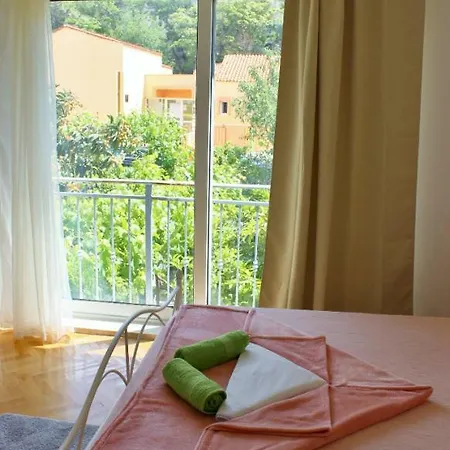 Marana Guest house