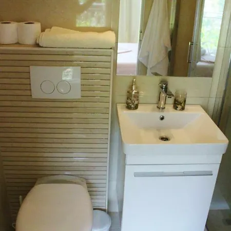 Marana Guest house *