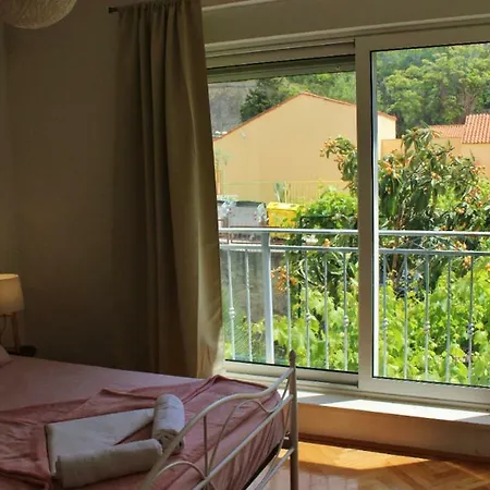 Marana Guest house *